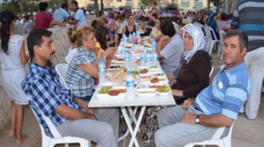 Atakent Beldesinde Iftar Yemeği Verildi