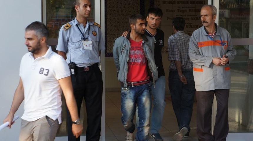 Uyuşturucu G&ouml;zaltıları Sağlık Kontrol&uuml;nden Ge&ccedil;irildi