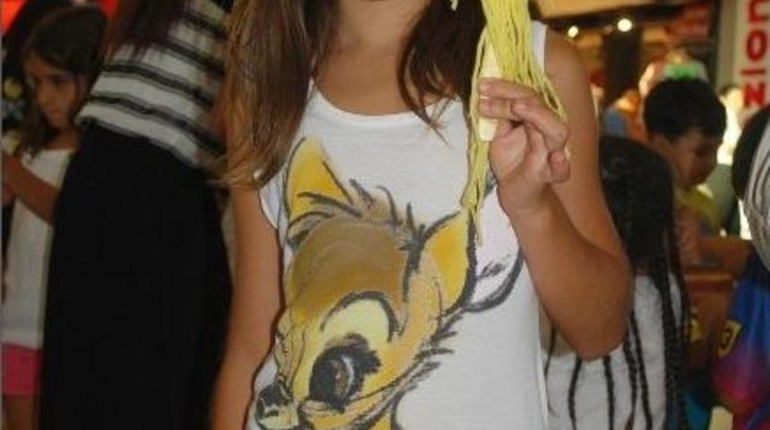 &Ccedil;ocuklardan Rengarenk Kaşık Kuklalar