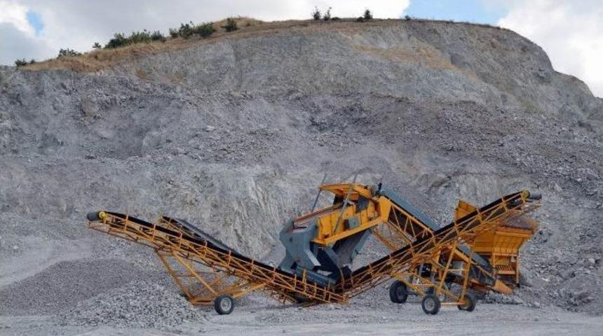 G&ouml;nen Yolları &Ccedil;aloba'dan &Ccedil;ıkarılan Mıcır İle Yapıldı