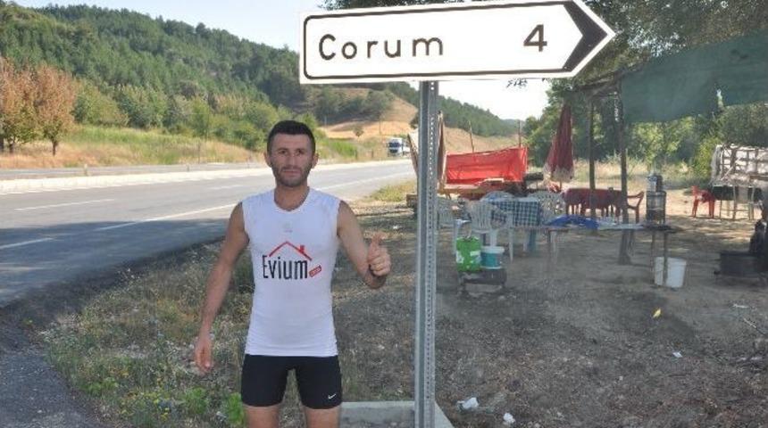 Uşaklı Maratoncu B&uuml;t&uuml;n K&ouml;y&uuml; Koşturuyor