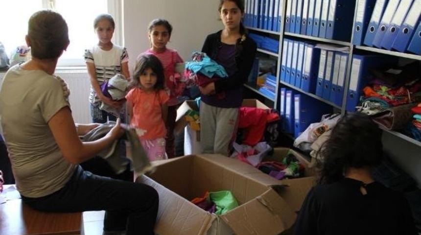 Başkale'de 50 Aileye Yardım