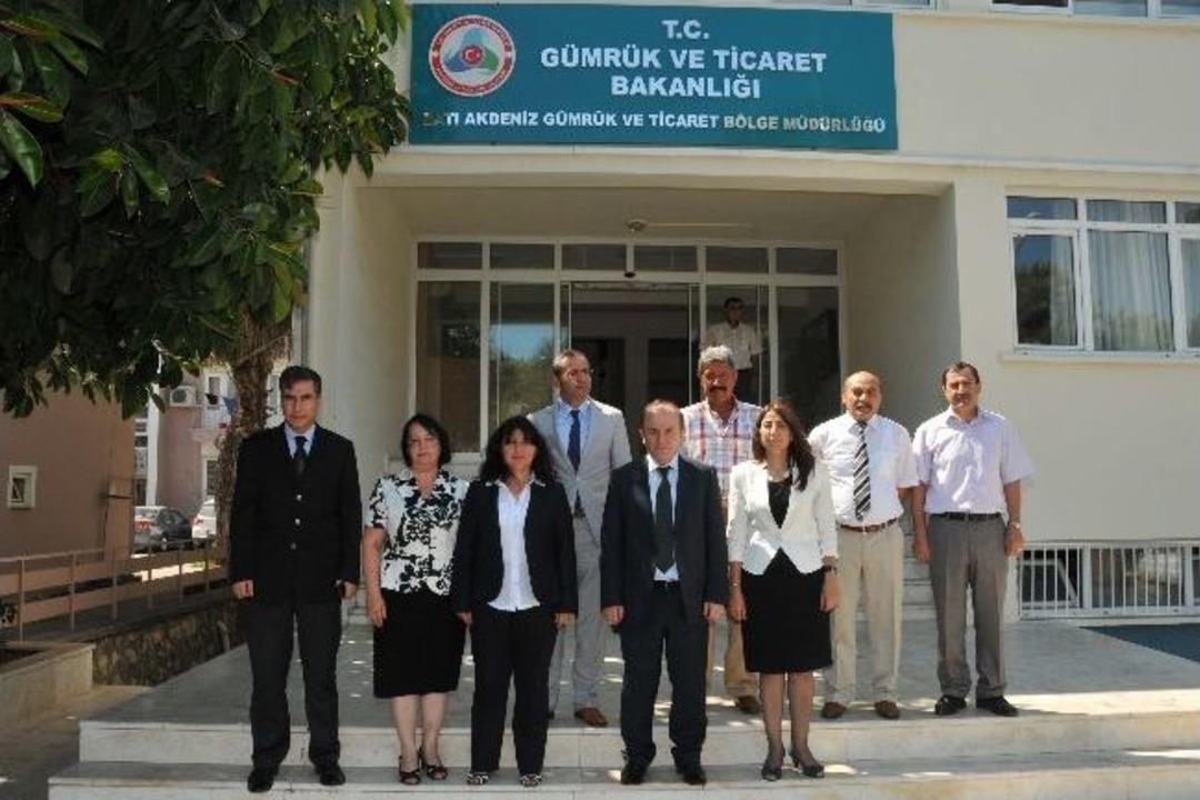 Vali &Ouml;zt&uuml;rk &Ccedil;alışma Ziyaretlerine Devam Ediyor