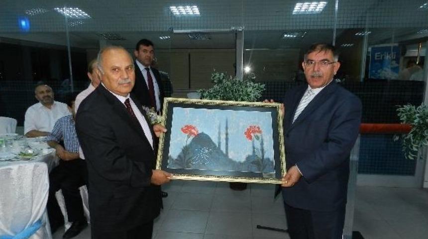 Emekli Olan İl Genel Sekreteri &Uuml;st&uuml;nel&rsquo;e Veda Yemeği