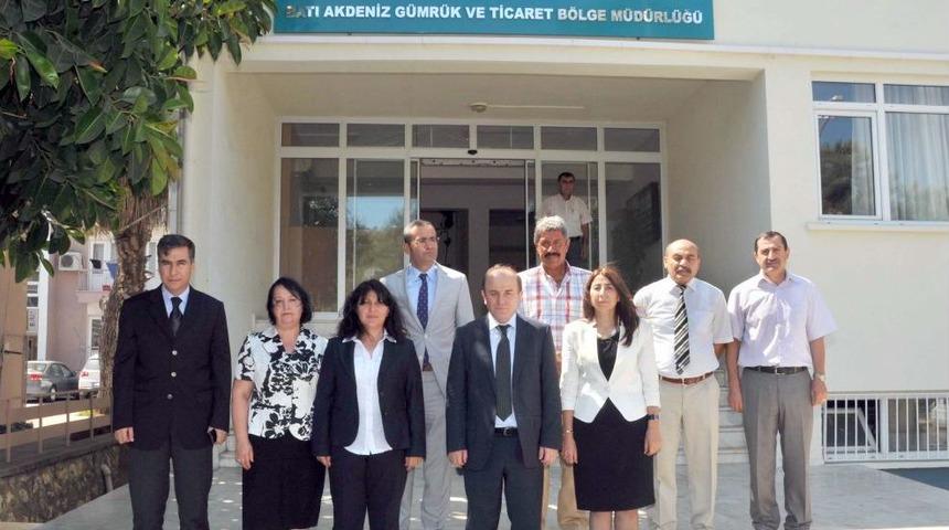 Vali &Ouml;zt&uuml;rk, Antalya Liman Başkanlığı Ve Serbest B&ouml;lge&rsquo;yi Ziyaret Etti