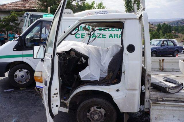 Sollamadan Sağlayan Sürücü Hayatını Kaybetti