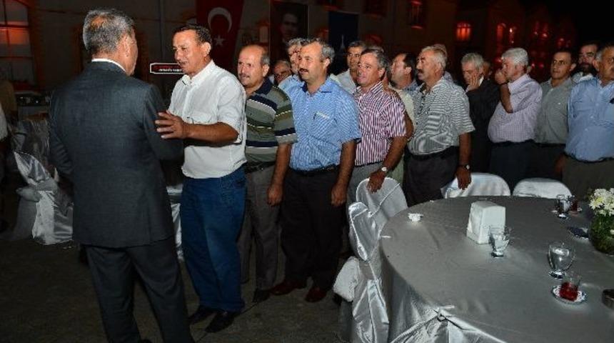 İzmir B&uuml;y&uuml;kşehir Belediyesi Muhtarlarla İftarda Buluştu