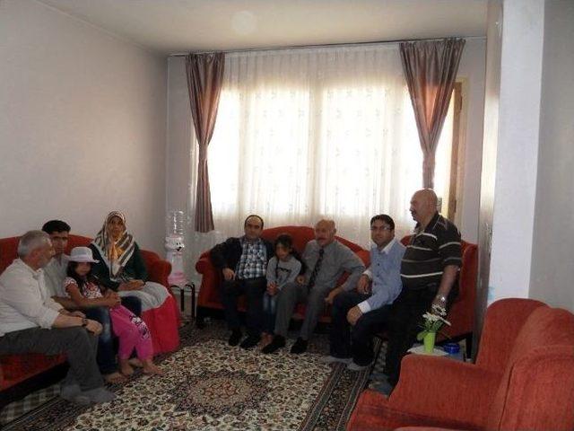 Ak Parti Bayburt İl Teşkilatınca Afganlı Ailelere Ramazan Yardımı Yapıldı