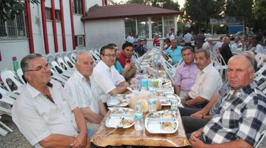 Kaklık&rsquo;ta Bin 500 Kişi İftarda Buluştu