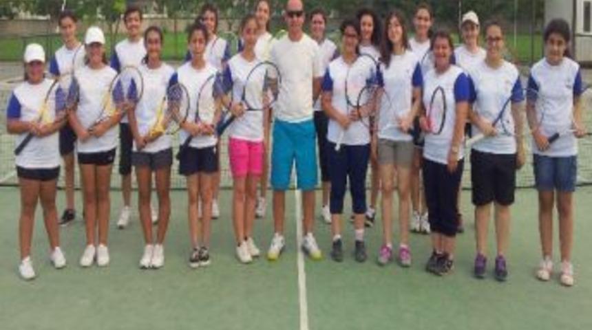 Tenis Branşısında Antremanlar Devam Ediyor