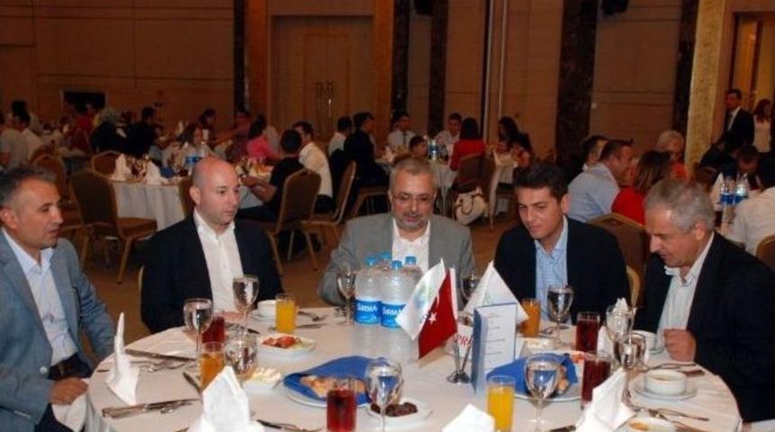 Gaznet &Ccedil;alışanları İftar Yemeğinde Bir Araya Geldi