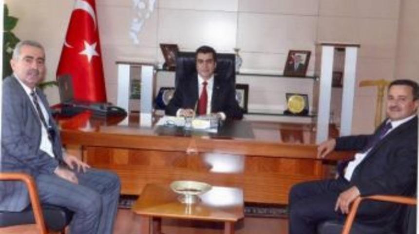 Hak-iş Konfederasyonuna Bağlı Sendika Başkanları Vali D&uuml;zg&uuml;n&rsquo;&uuml; Makamında Ziyaret Etti