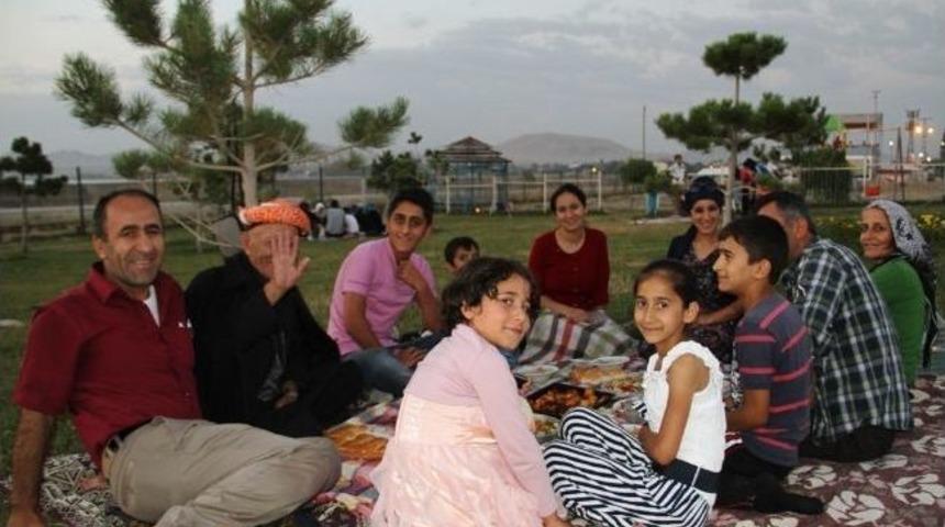 İskele Sahilinde İftar Keyfi