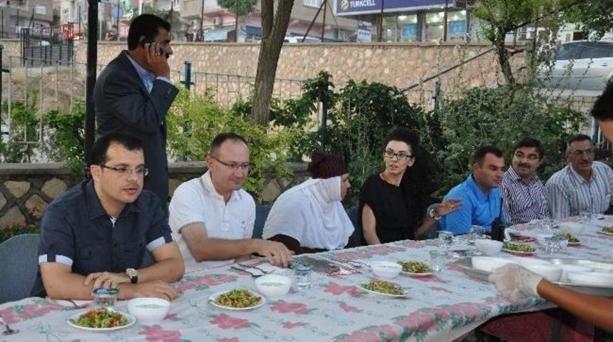 Derik Kaymakamlığı'ndan Şehit Ailelerine Ve Gazilere İftar Yemeği