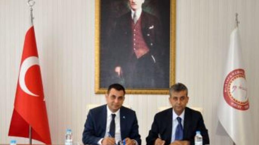 Kalkınma Ajansı Ile &Uuml;niversite Arasında Işbirliği Protokol&uuml; Imzalandı