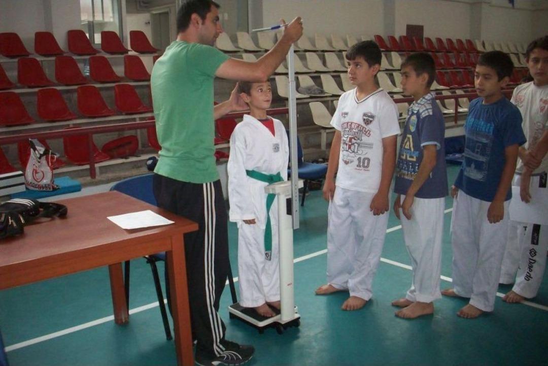 Kavak'ta Minik Sporculara Yetenek Testi Uygulandı