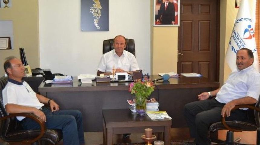 Kayseri Kaskispor Y&ouml;netiminden Gen&ccedil;lik Hizmetleri Ve Spor İl M&uuml;d&uuml;r&uuml; &Ouml;zen&rsquo; Ziyaret