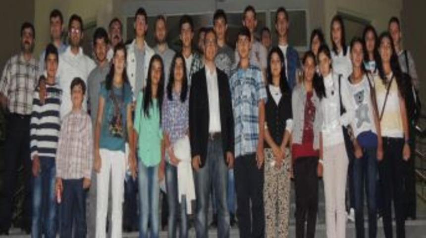 Taş Mektepliler &Ccedil;anakkale'de