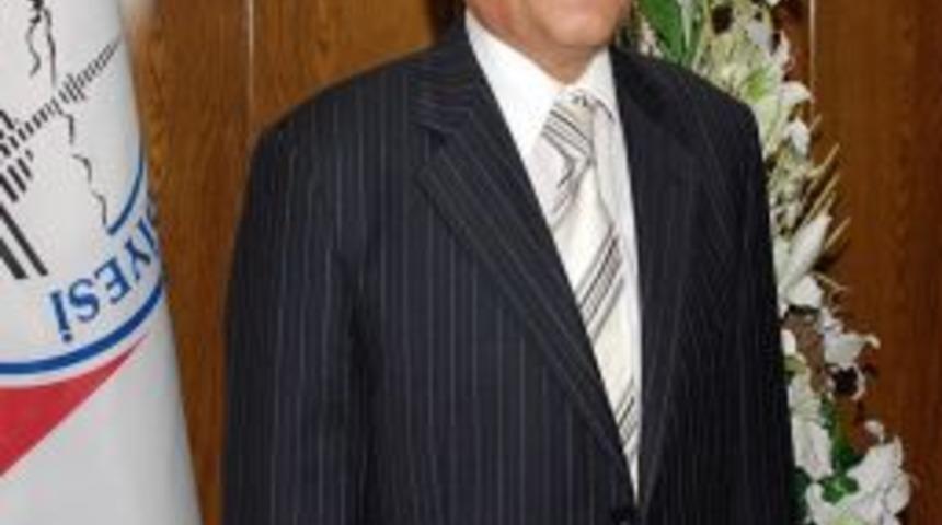 Memduh B&uuml;y&uuml;kkılı&ccedil;&rsquo;tan Gazetecilere Kutlama