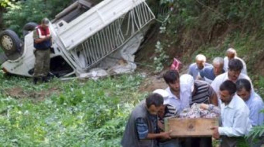 İftar yolunda kaza: 1 ölü 9 yaralı