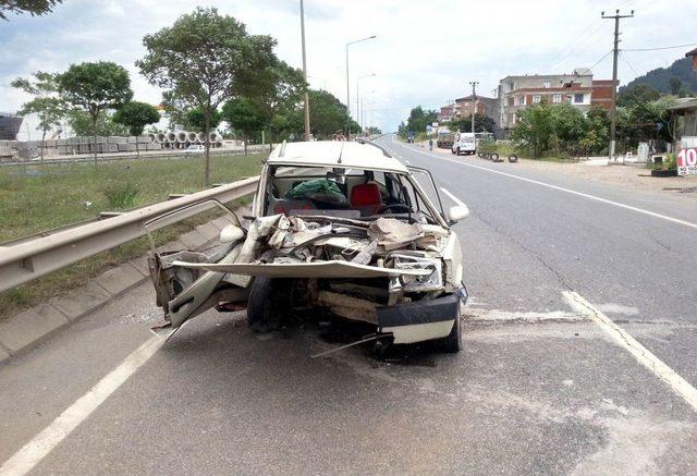 Ünye'de Trafik Kazası: 1'i Ağır 5 Yaralı