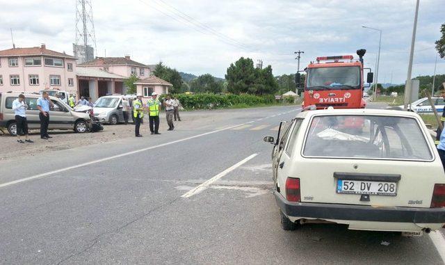 Ünye'de Trafik Kazası: 1'i Ağır 5 Yaralı