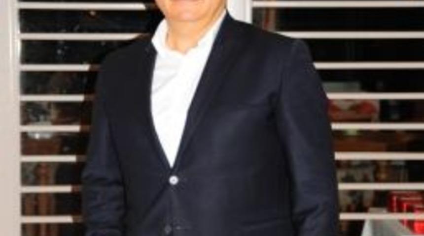 İzmirli Otomotivcilerin Başkanı Siyasete Atılıyor