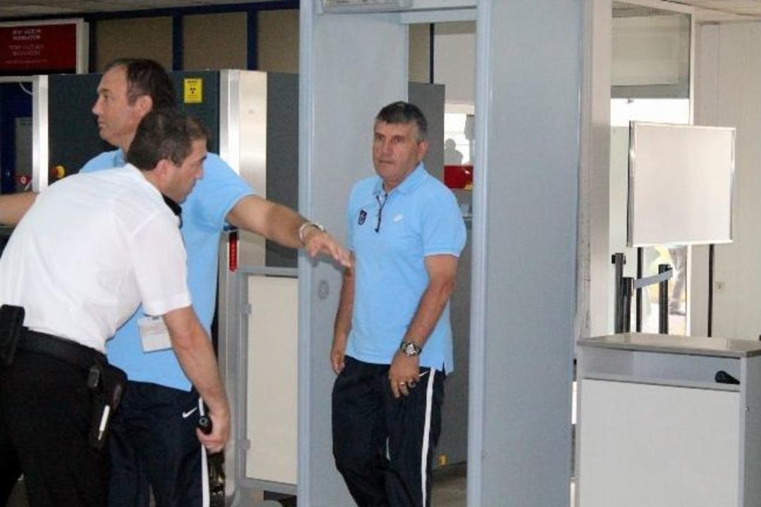 Trabzonspor Derry Citsy'le Oynayacağı R&ouml;vanş Ma&ccedil;ı İ&ccedil;in İrlanda'ya Gitti