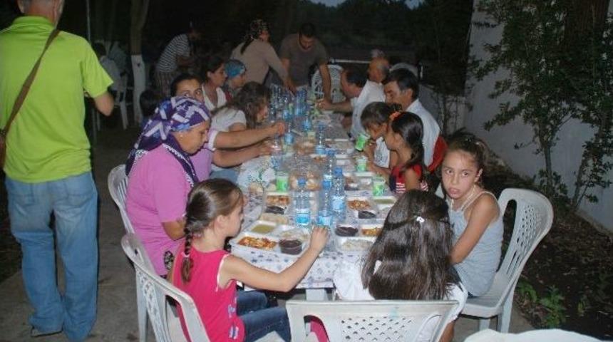 Ak Parti'den 'her K&ouml;yde Bir İftar' Programı