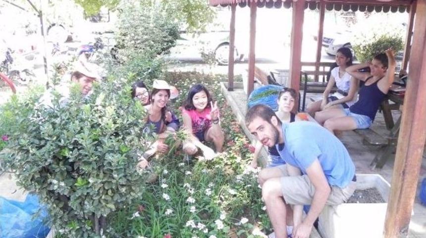 &Ouml;demiş Park Bah&ccedil;elerine &lsquo;d&uuml;nya&rsquo; Eli Değiyor