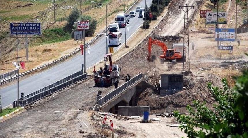 Eğri &Ccedil;ayı K&ouml;pr&uuml;s&uuml;&rsquo;nde Bakım Ve Onarım Yapılıyor
