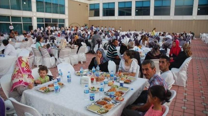 Refik Yılmaz Belediye &Ccedil;alışanlarını İftar Yemeğinde Ağırladı