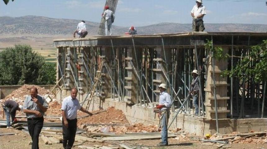 G&uuml;ndeş, Okul İnşaatlarında İnceleme Yaptı