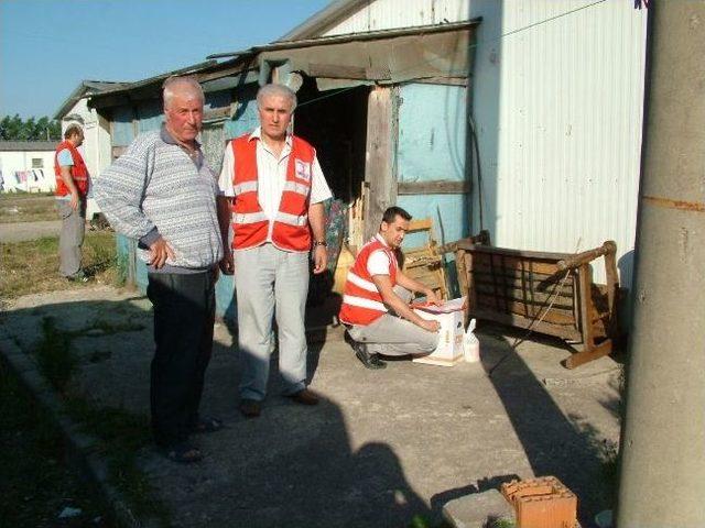 Erenler Kızılay Yüzleri Güldürdü