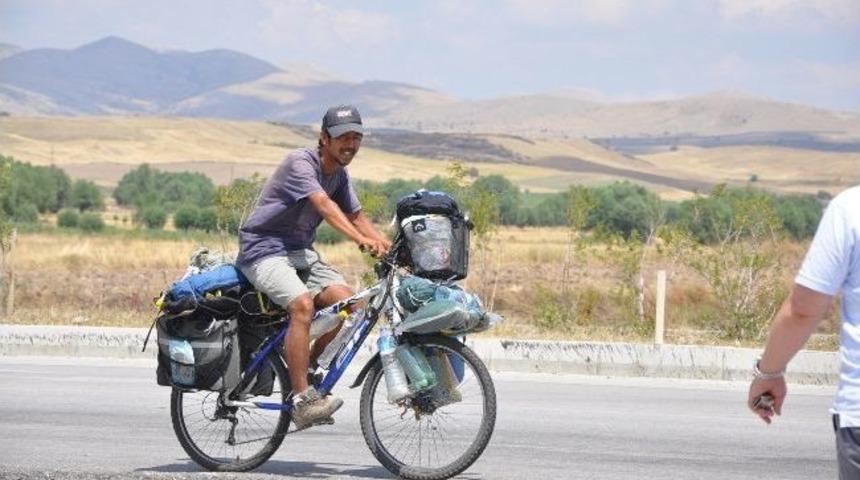 Sandıklı'dan Bir D&uuml;nya Gezgini Ge&ccedil;ti