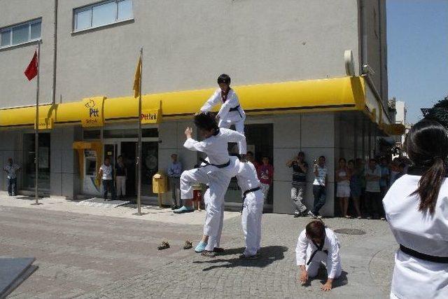 (&ouml;zel) G&uuml;ney Kore den Gelen Tekvando Ekibi Sel&ccedil;uk ta B&uuml;y&uuml;k Beğeni Topladı 1