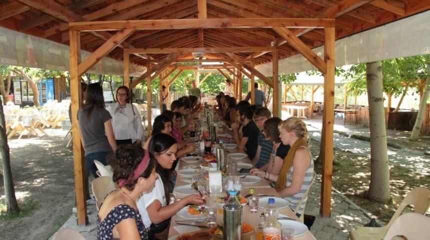 T&uuml;rk&ccedil;e &Ouml;ğrenen Yabancı &Ouml;ğrencilere Beypazarı Gezisi