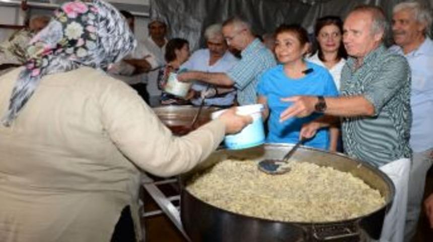 Muratpaşa Aşevi&rsquo;nden Herg&uuml;n 20 Bin İhtiya&ccedil; Sahibine Yemek