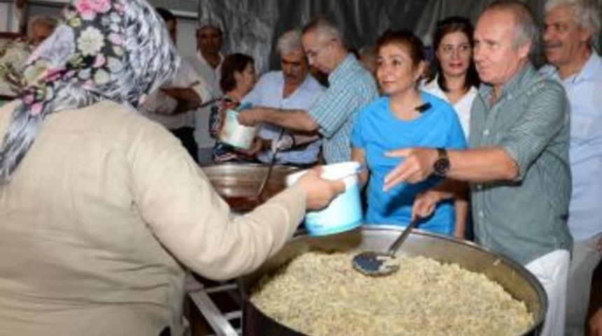 Muratpaşa Aşevinden G&uuml;nde 20 Bin Ihtiya&ccedil; Sahibine Sıcak Yemek