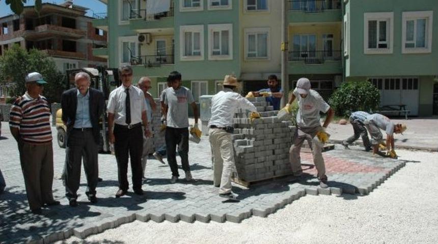 Bucak&rsquo;ta Kilit Parke Taşı D&ouml;şeme &Ccedil;alışmaları Devam Ediyor