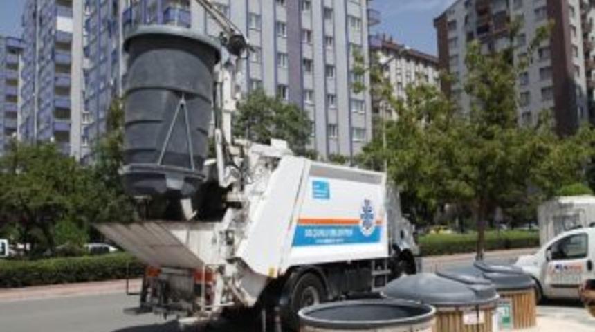 Sel&ccedil;uklu&rsquo;da &Ccedil;&ouml;pler G&uuml;nde &Uuml;&ccedil; Defa Toplanıyor