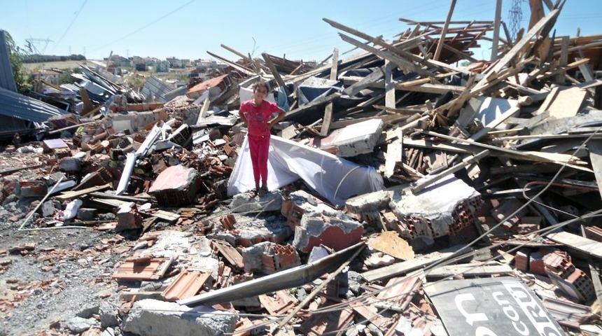 Bursa'yı Karıştıran Olayların Olduğu Yerdeki Ka&ccedil;ak Binalar Yıkıldı