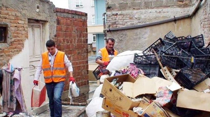 Evden 5 Kamyon &Ccedil;&ouml;p &Ccedil;ıktı