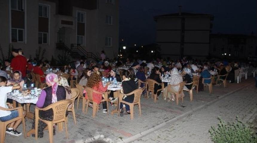 Saltukova Toki Sakinleri Tarafından Birinci Geleneksel İftar Yemeği Verildi