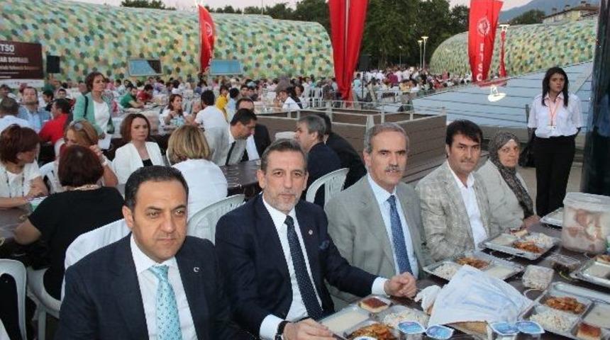 Btso &Uuml;yeleri Vatandaşlar İle İftar Sofrasında Buluştu