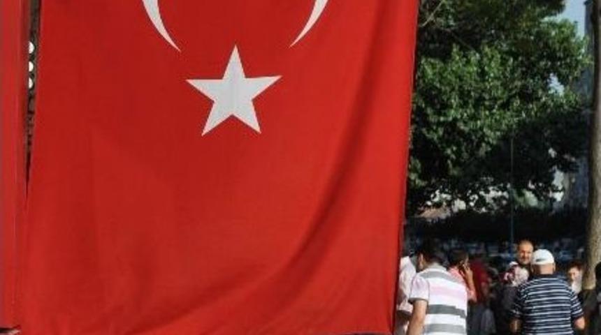 Esnafın Bayrak Hassasiyeti