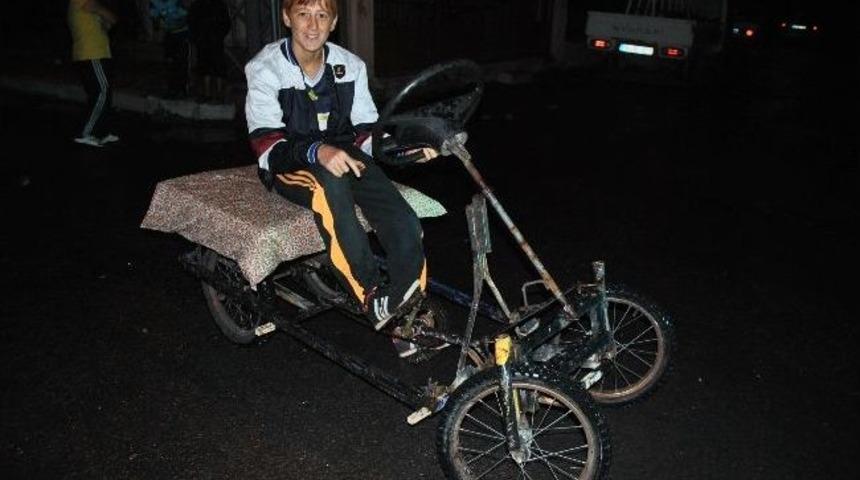 Hayalindeki Otomobilin Direksiyonunu Yaptığı Bisiklete Taktı