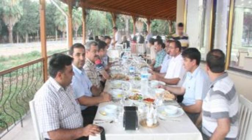 İyider İle Hicret Vakfı İftar Yemeğinde Basın İle Buluştu