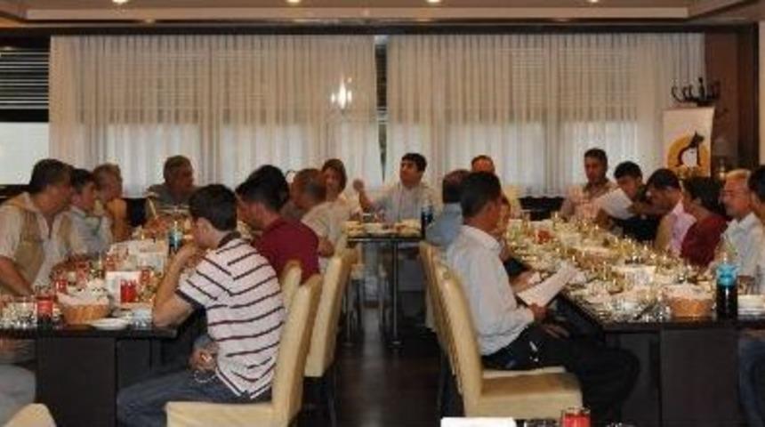 Cahide Derneği &Uuml;yeleri, Basın Mensupları İle İftarda Buluştu