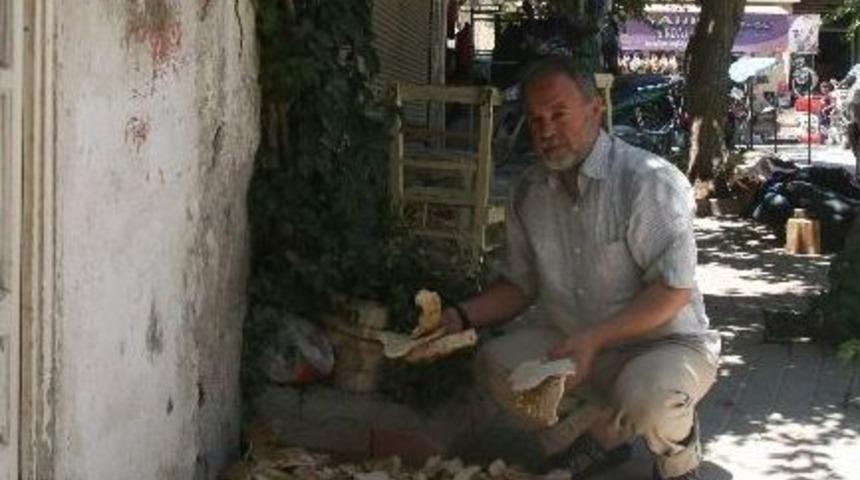 Kuru Ekmeğin Kilosu 25 Kuruştan Alınıyor